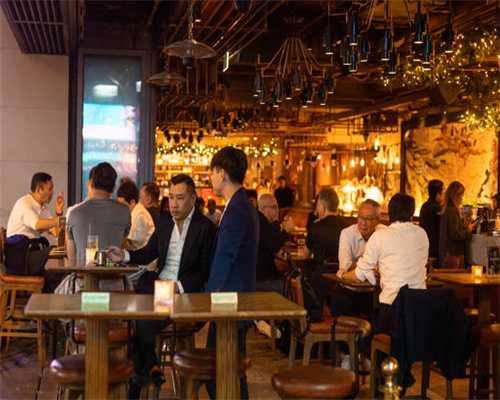 《头号玩家》献给所有躲在虚拟世界里的孤独者