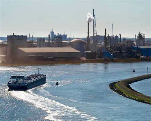 一百多元即可steam入正！骑马与砍杀2：霸主购买指北