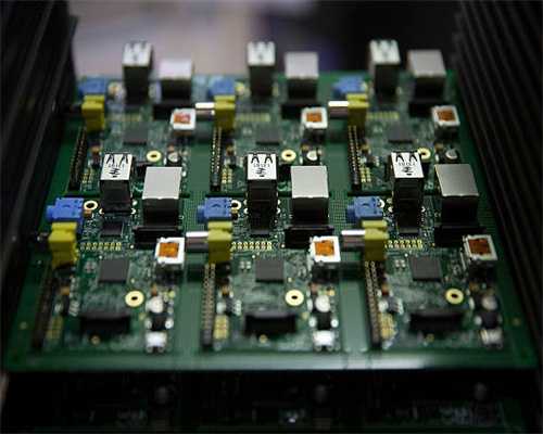 《见习猎魔团》这游戏本身就一般，结果还整这么一出奇葩运营操作