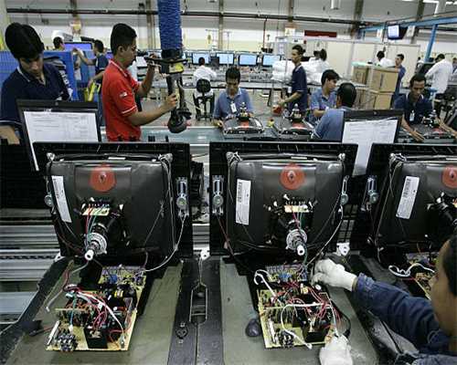 兵临城下，《贪玩蓝月》甄子丹率帮会兄弟激战龙城