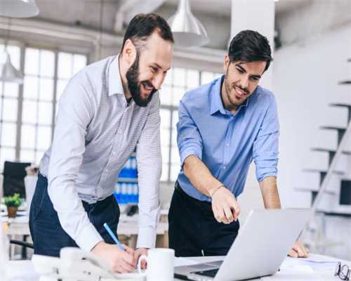 没什么能阻挡装了自动驾驶系统的拖拉机参加春耕